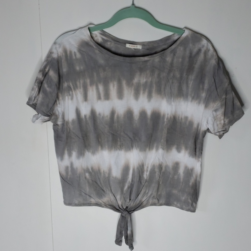 Forever 21 T-shirt